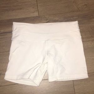 White lulu biker shorts size small/0
